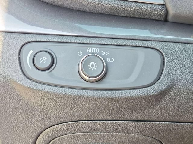 Certified 2021 Buick Encore Preferred AWD/4WD image 17