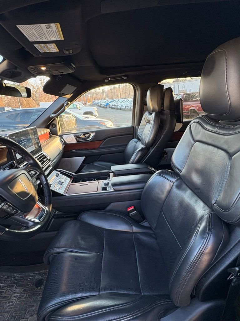 Used 2022 Lincoln Navigator Reserve image 17