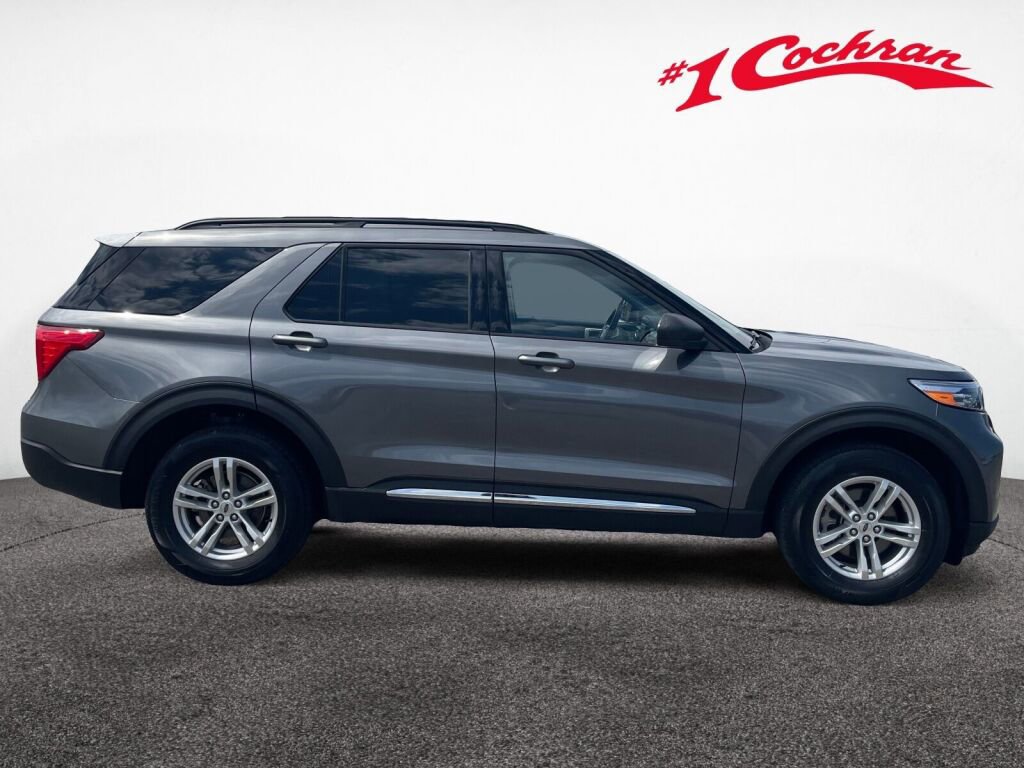 Used 2024 Ford Explorer XLT w/ Equipment Group 202A AWD/4WD image 28