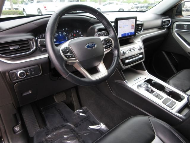 Certified 2022 Ford Explorer XLT w/ Equipment Group 202A image 13