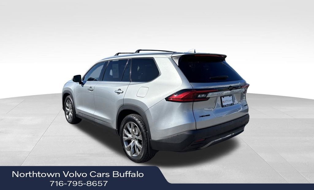 Used 2024 Toyota Grand Highlander Limited image 3