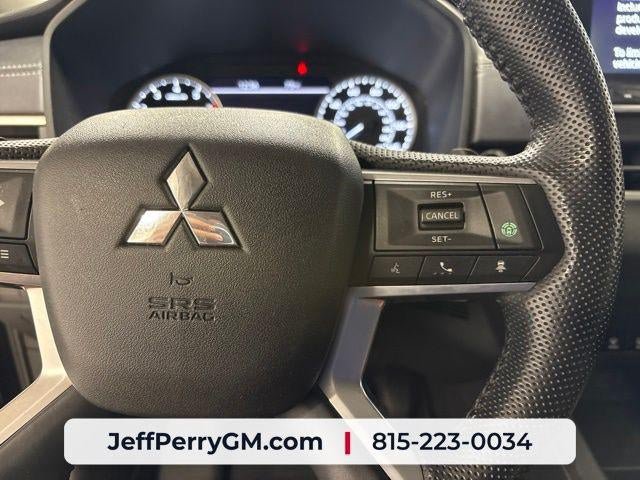 Used 2022 Mitsubishi Outlander SE AWD/4WD image 15