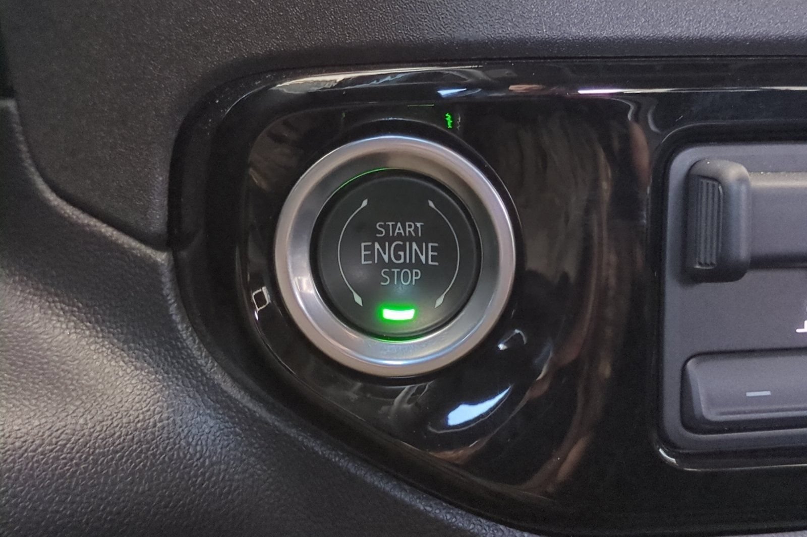 Used 2025 GMC Sierra 1500 Elevation AWD/4WD image 33