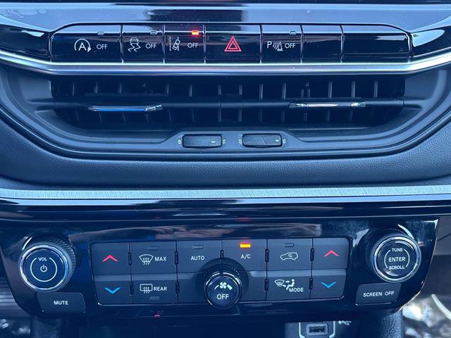 Certified 2024 Jeep Compass Limited w/ High Altitude Package image 25