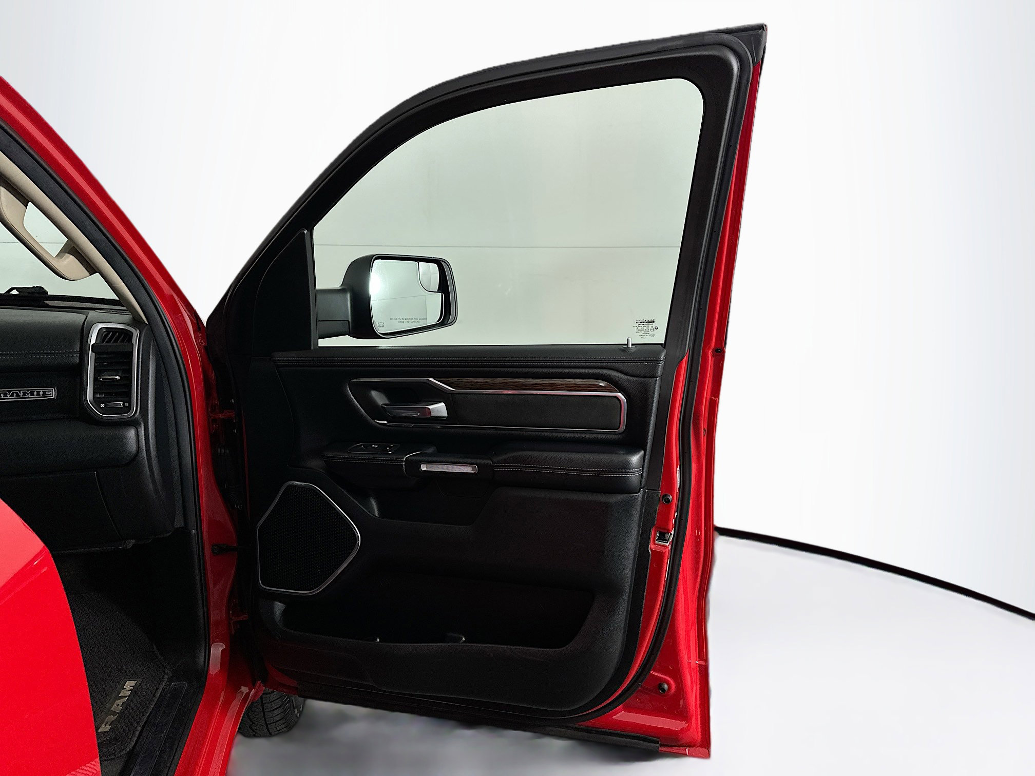 Used 2019 RAM 1500 Laramie w/ Off Road Group image 31