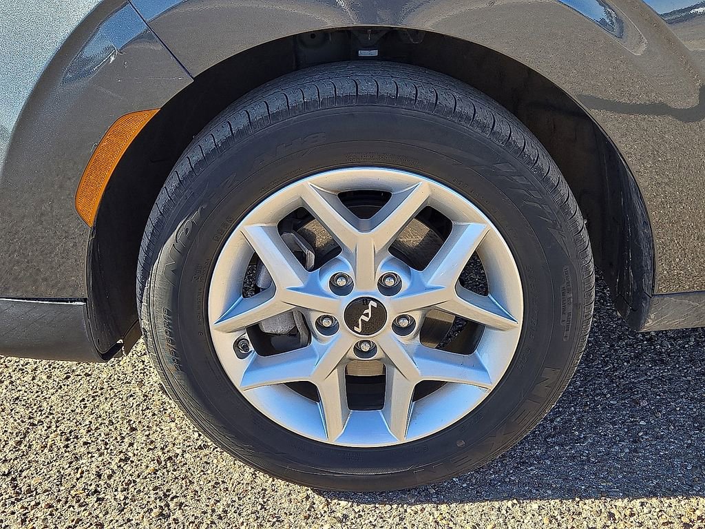 Used 2024 Kia Soul LX w/ Option Group 015 image 11