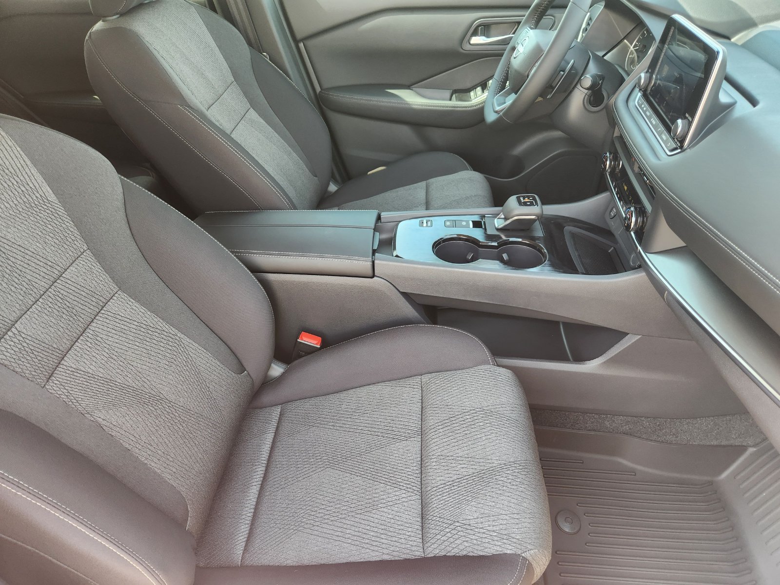 New 2026 Nissan Rogue SV FWD image 13