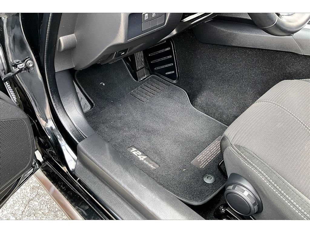 Used 2017 FIAT 124 Spider Classica RWD image 28