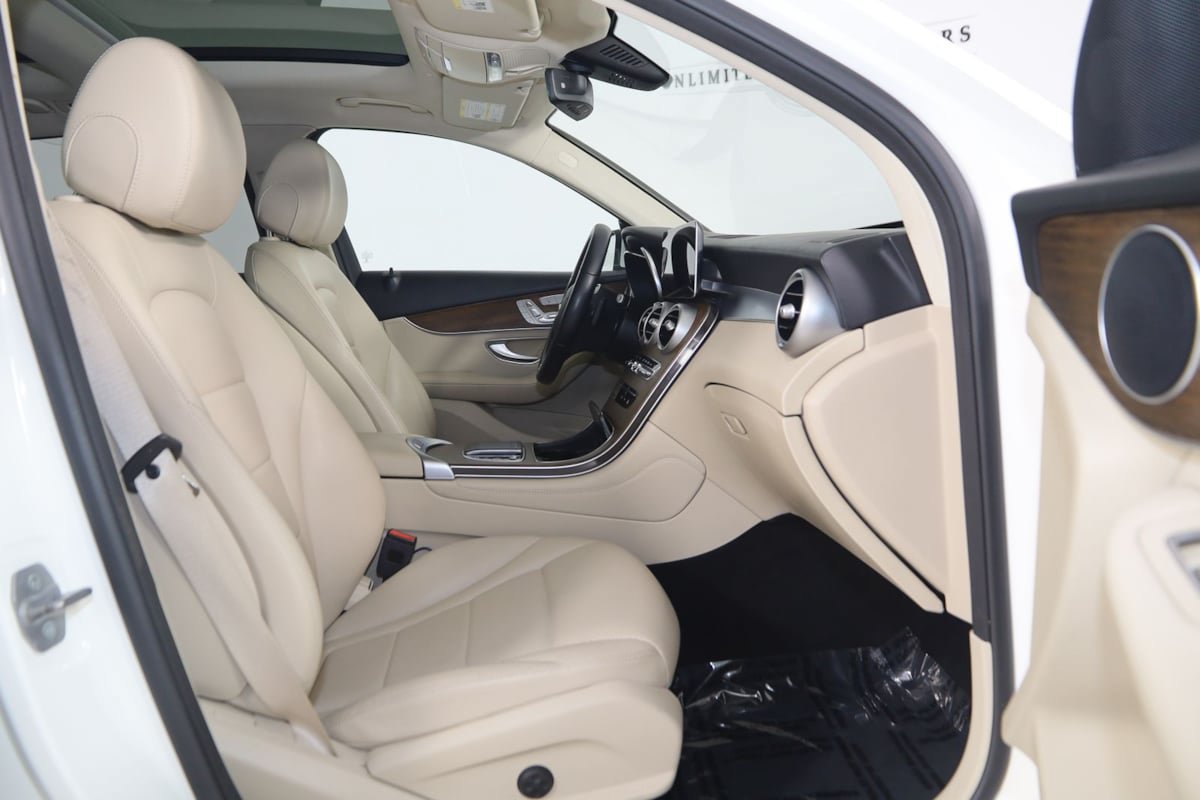 Used 2021 Mercedes-Benz GLC 300 4MATIC image 13