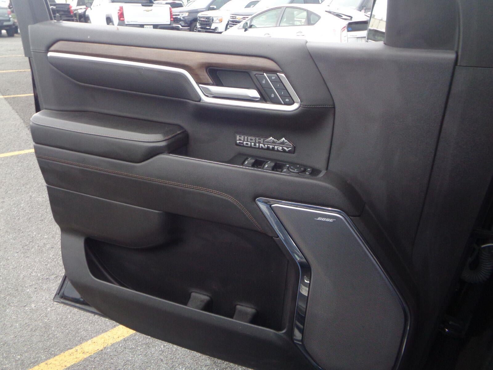 Used 2024 Chevrolet Silverado 1500 High Country w/ Midnight Edition AWD/4WD image 11