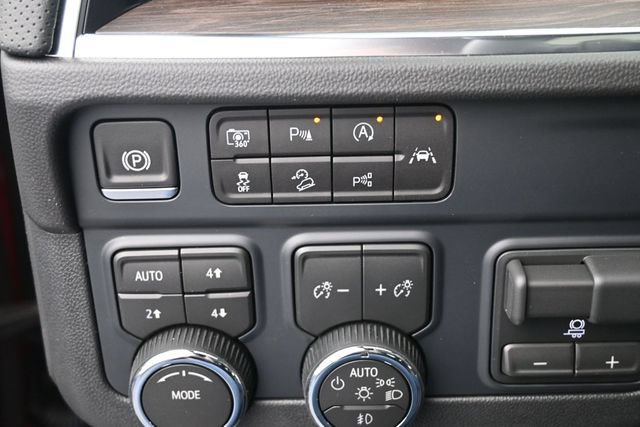 New 2026 Chevrolet Suburban Premier AWD/4WD image 37