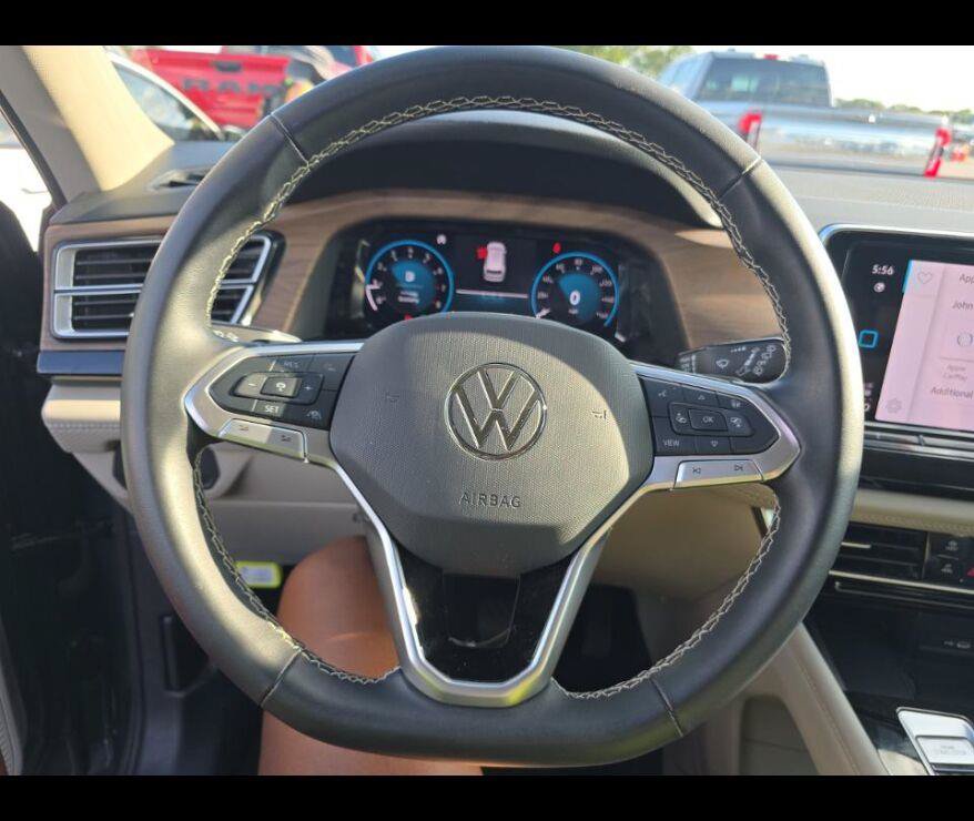 Used 2025 Volkswagen Atlas SE AWD/4WD image 5
