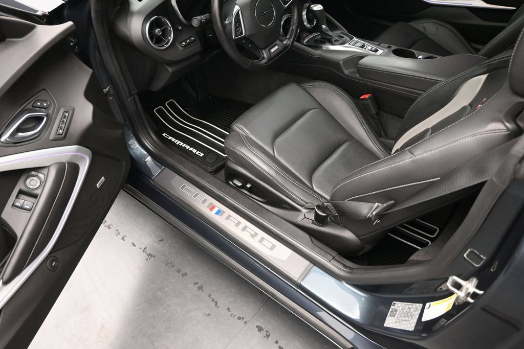 Used 2019 Chevrolet Camaro SS RWD image 6