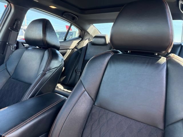 Used 2023 Nissan Maxima SR w/ Sport Mat Group FWD image 12