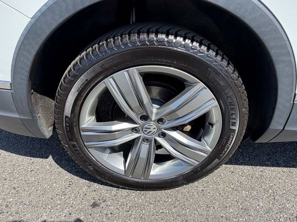 Used 2018 Volkswagen Tiguan SEL Premium AWD/4WD image 14