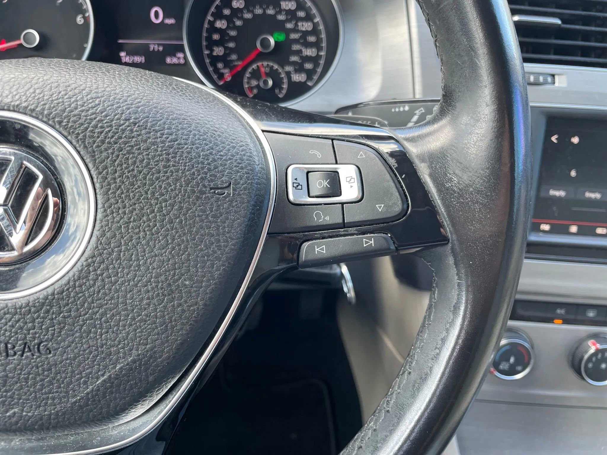 Used 2016 Volkswagen Golf S image 19