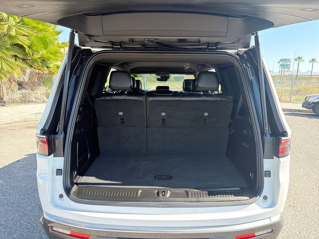 Certified 2022 Jeep Wagoneer Series III AWD/4WD image 20