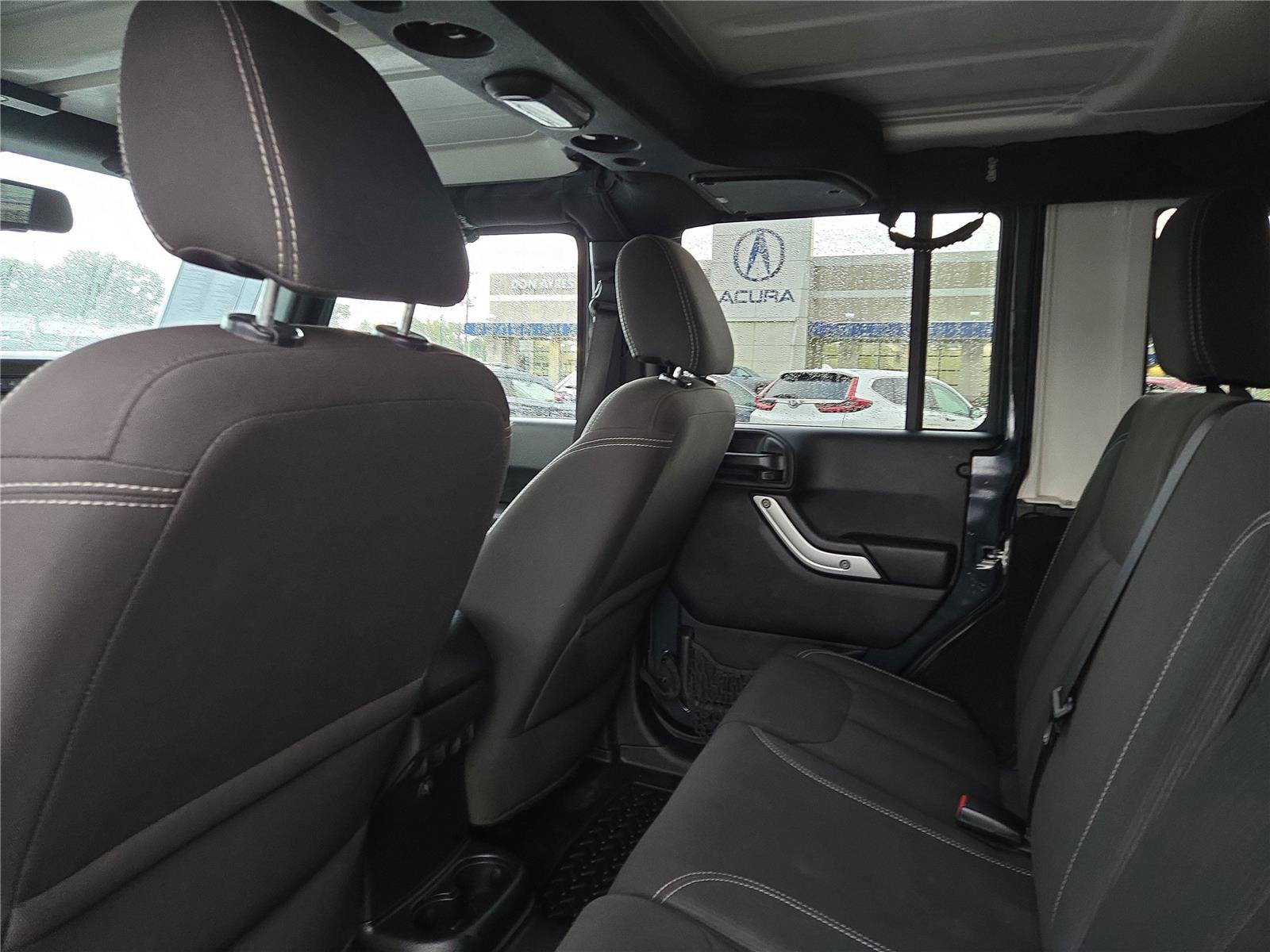 Used 2017 Jeep Wrangler Unlimited Sahara w/ Connectivity Group image 21