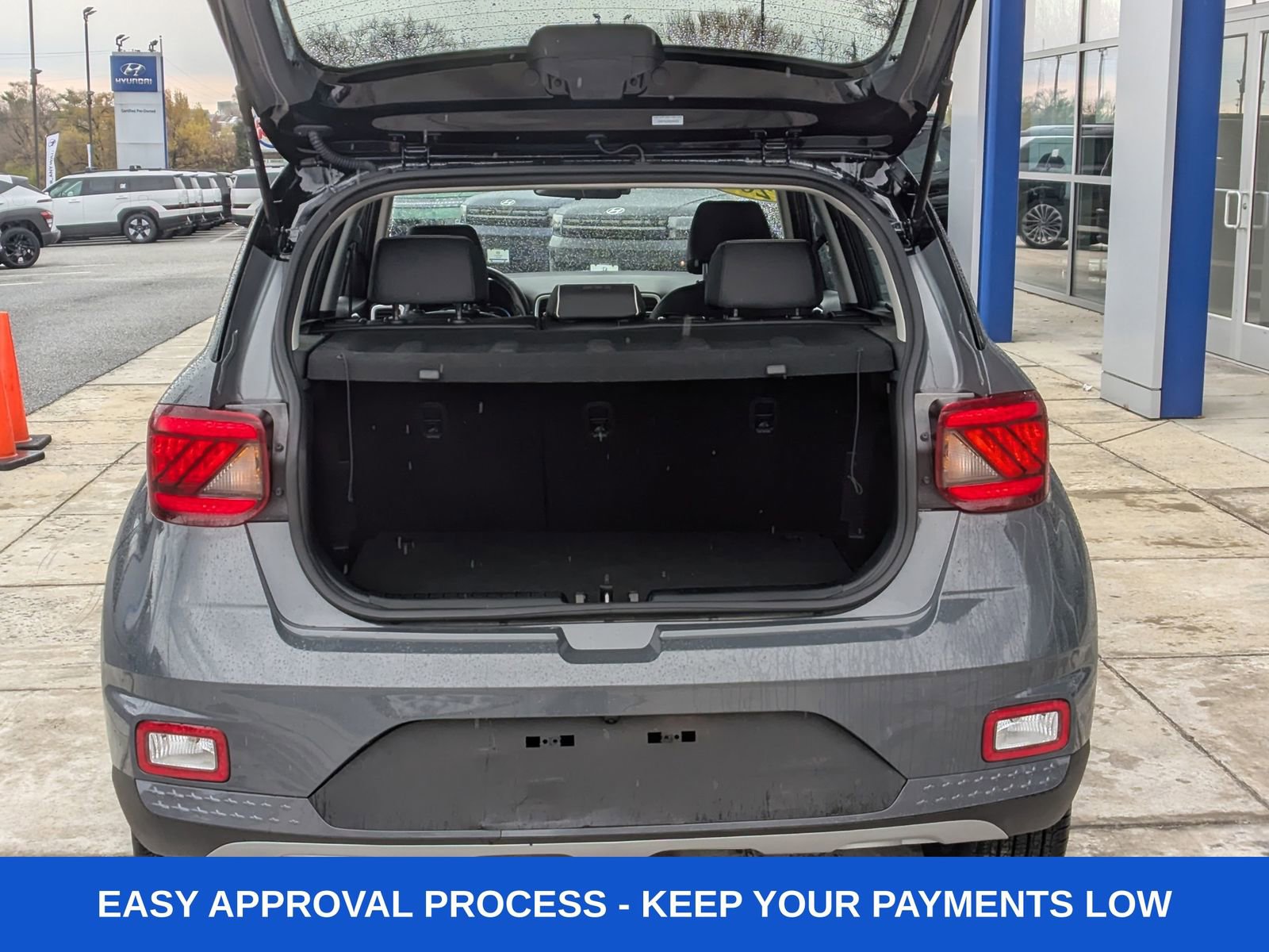 Used 2025 Hyundai Venue Limited image 10