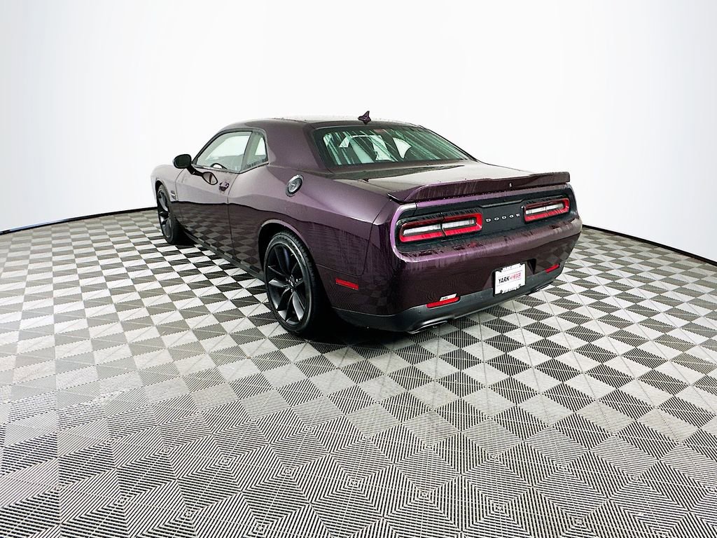 Used 2022 Dodge Challenger R/T w/ Performance Handling Group image 7