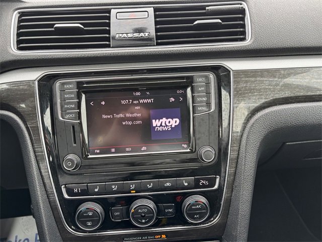 Used 2018 Volkswagen Passat 2.0T SE image 20