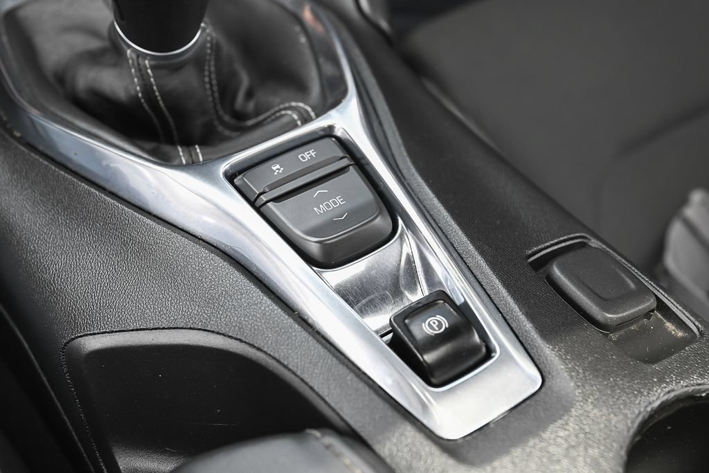 Used 2021 Chevrolet Camaro LT RWD image 28