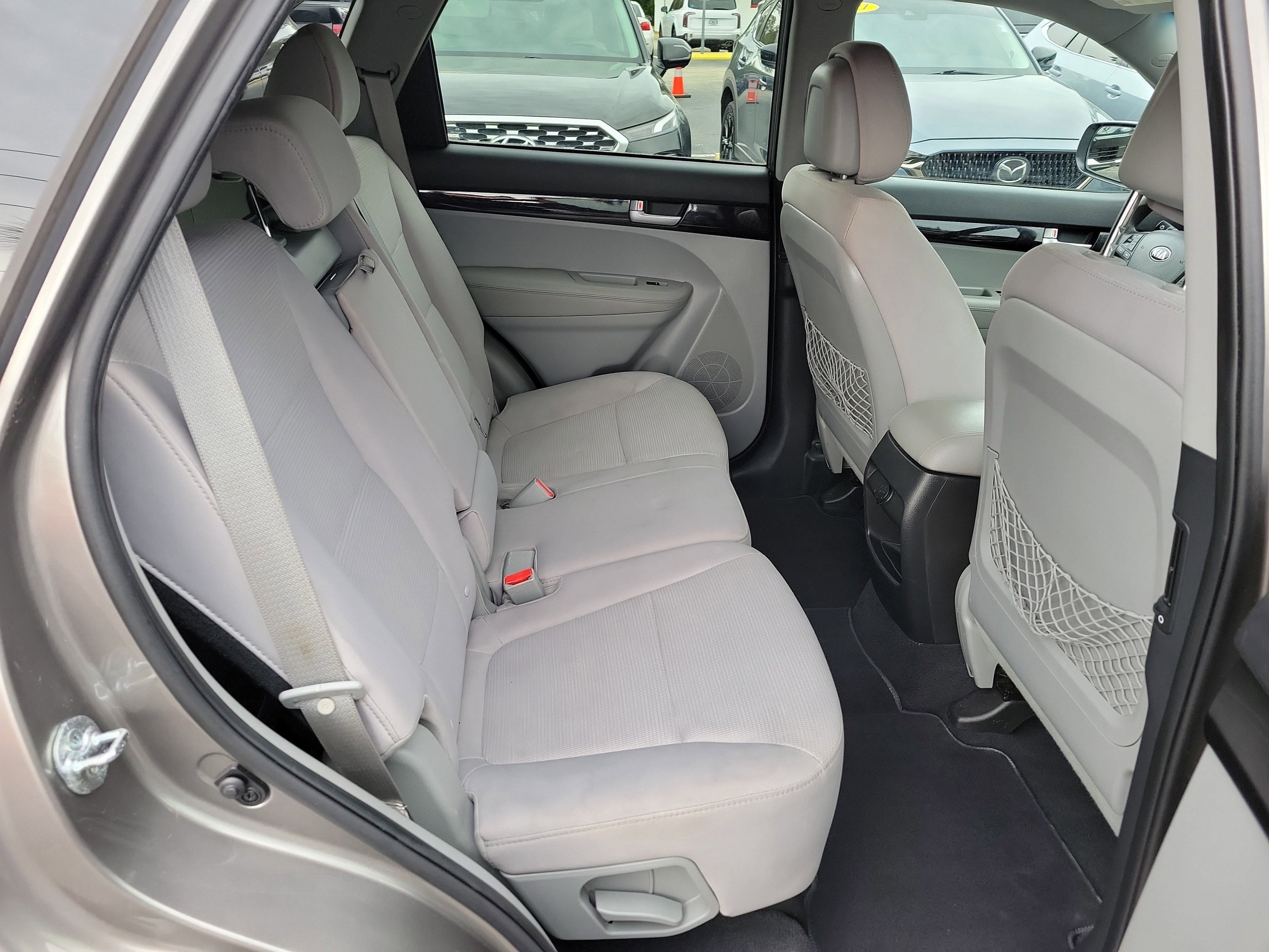 Used 2015 Kia Sorento LX image 12