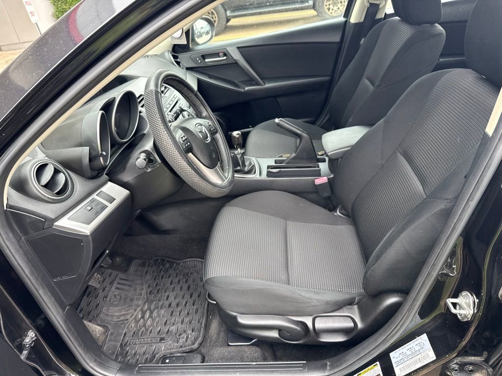 Used 2013 MAZDA MAZDA3 i Touring FWD image 2