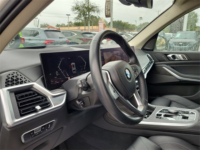 Used 2023 BMW X7 xDrive40i w/ Premium Package image 10