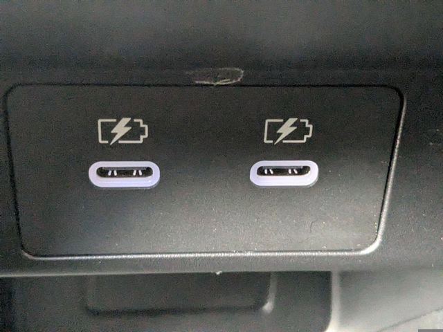 Used 2025 Mitsubishi Outlander AWD image 21