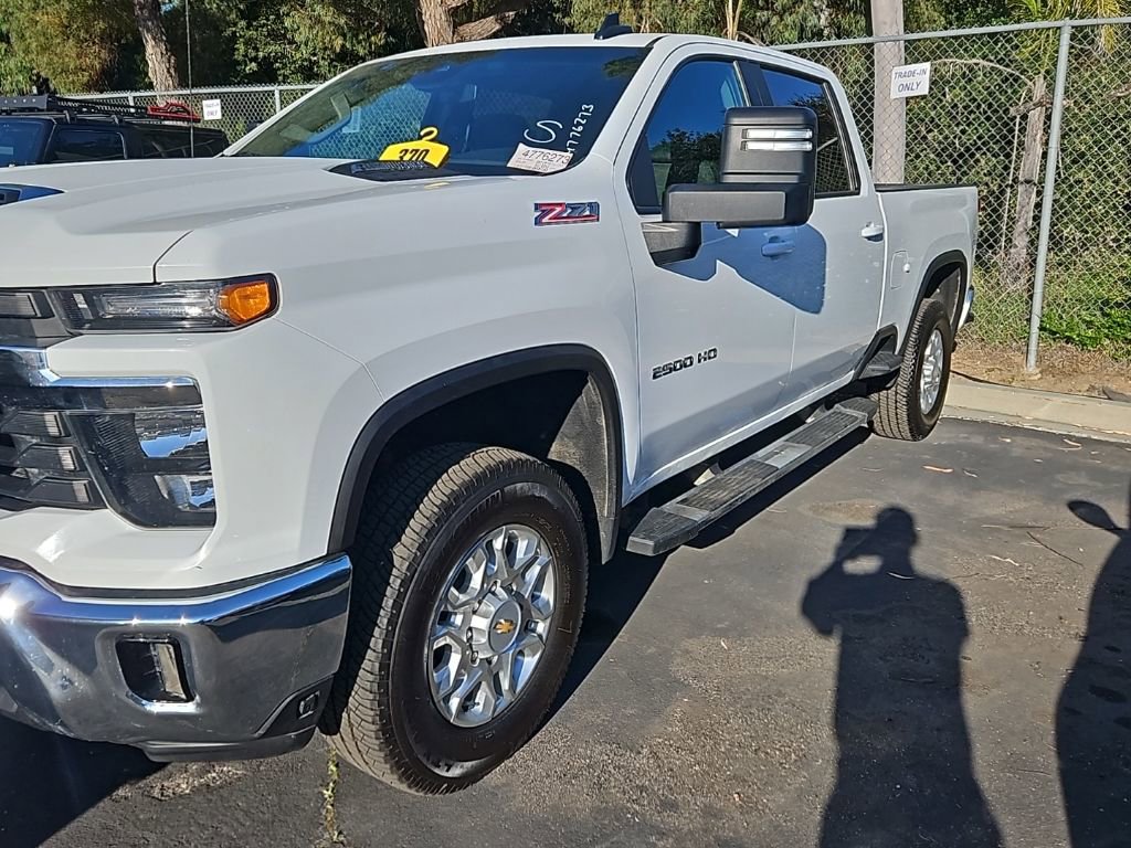 Used 2024 Chevrolet Silverado 2500 LT image 3