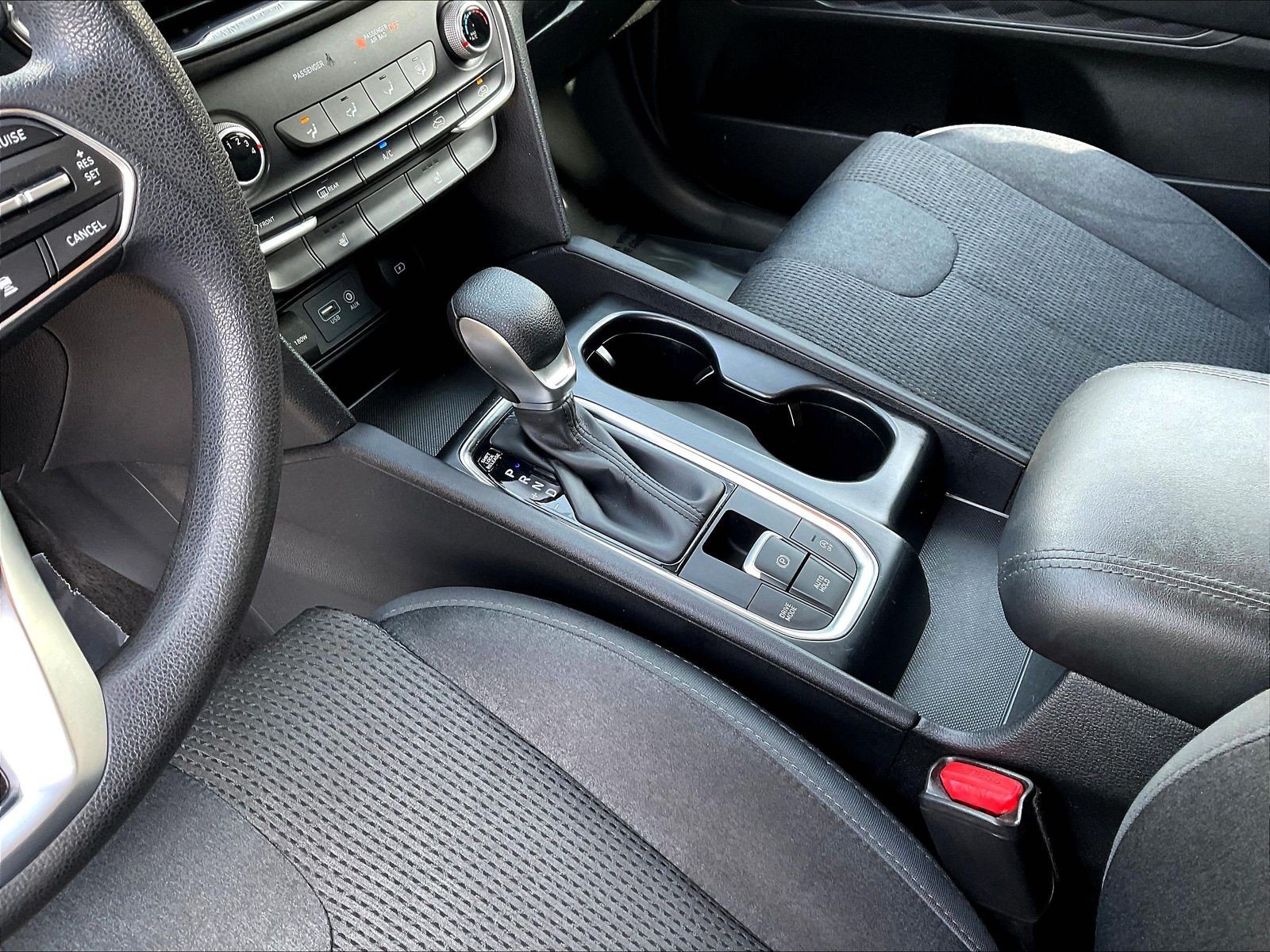 Used 2019 Hyundai Santa Fe SEL FWD image 18
