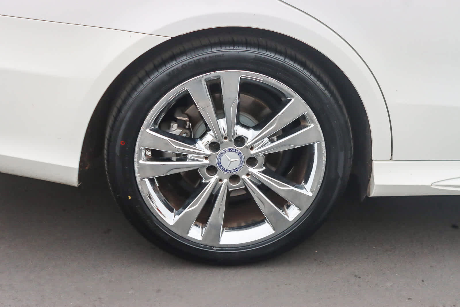 Used 2014 Mercedes-Benz E 350 4MATIC Sedan image 10