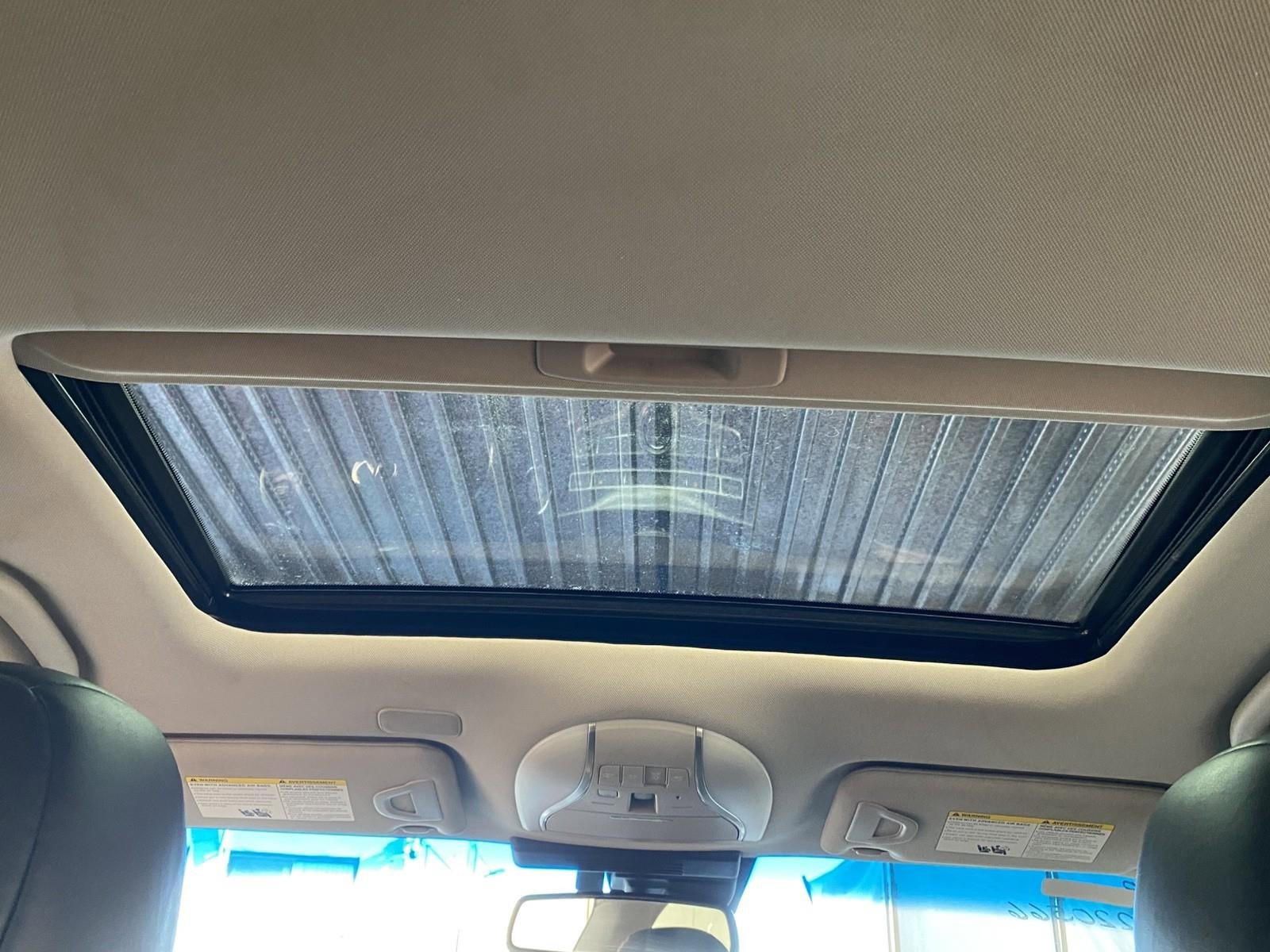 Used 2018 INFINITI Q70 Luxe w/ Cargo Package image 13