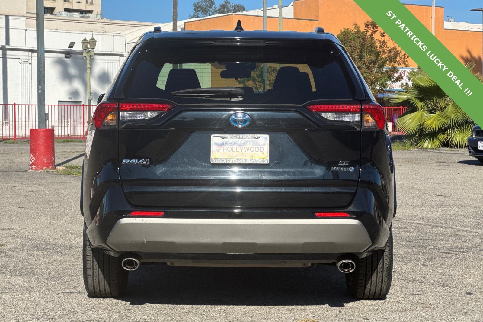 Used 2022 Toyota RAV4 SE w/ Convenience Package image 5