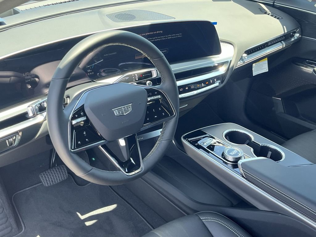 New 2025 Cadillac Lyriq Luxury image 2