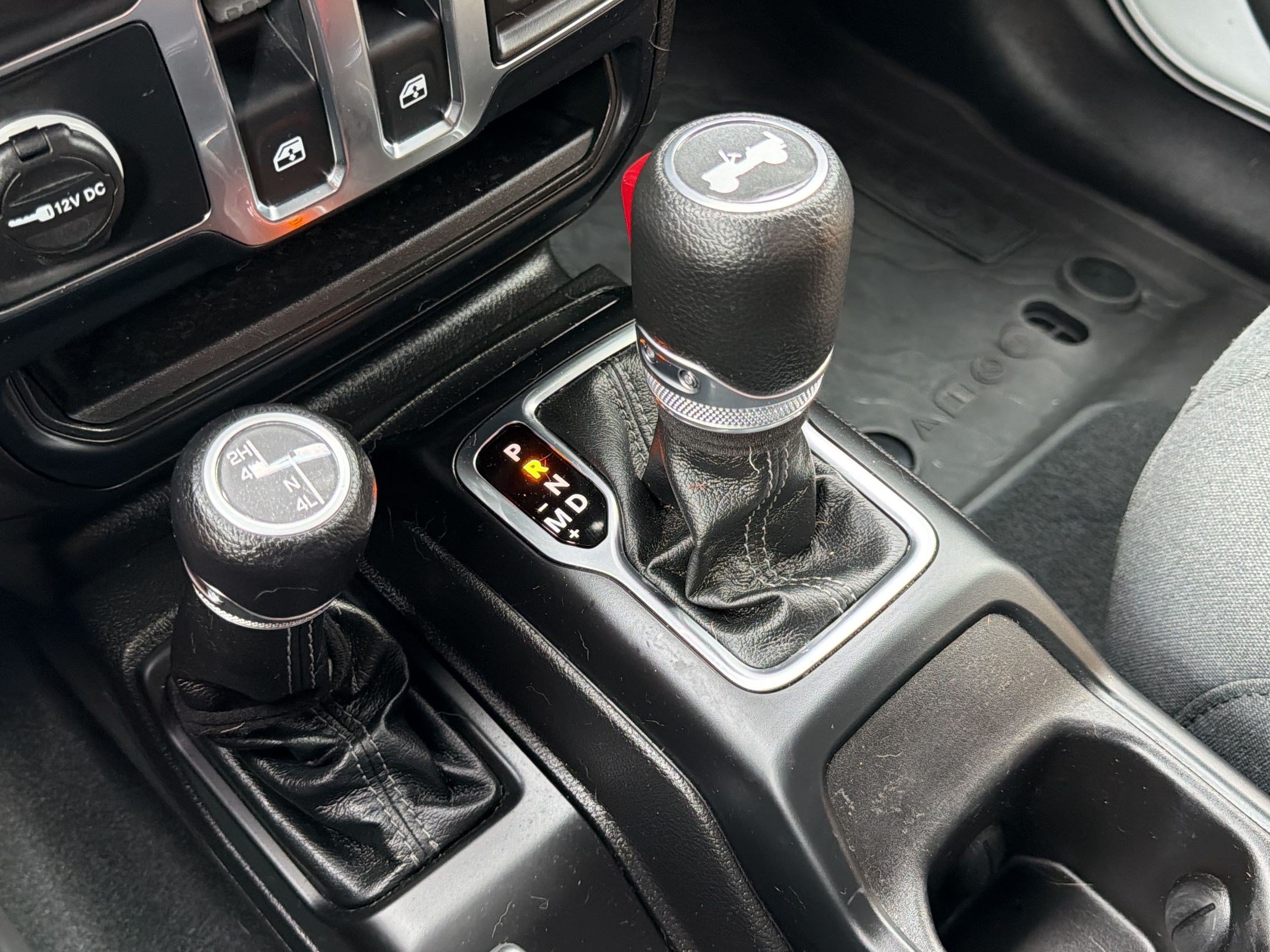 Used 2024 Jeep Wrangler Sport AWD/4WD image 17