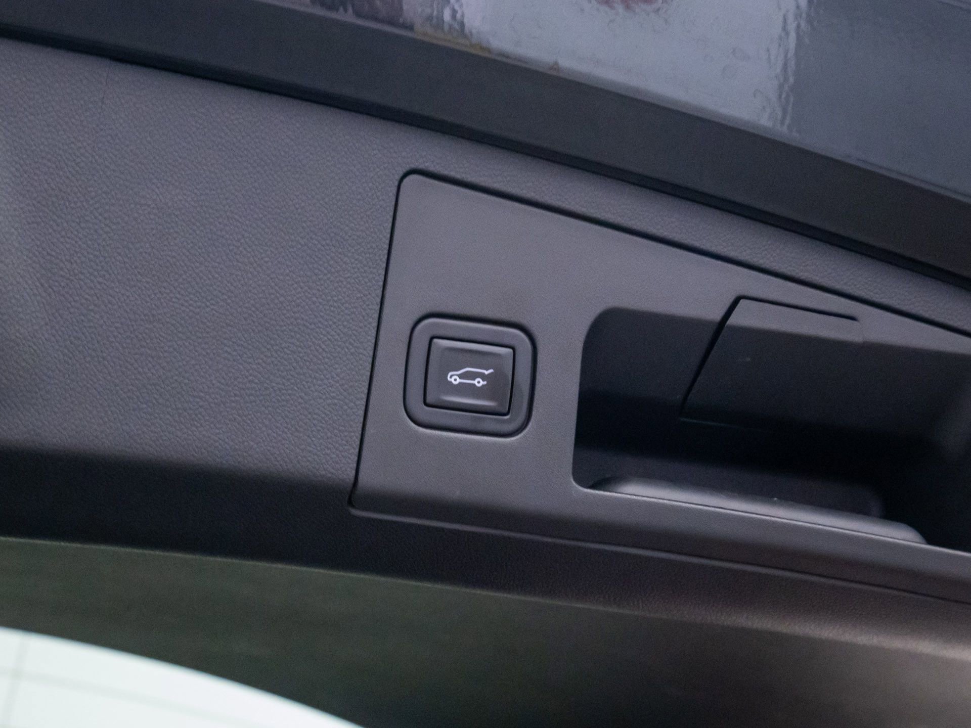 Certified 2023 Cadillac XT4 Premium Luxury image 32