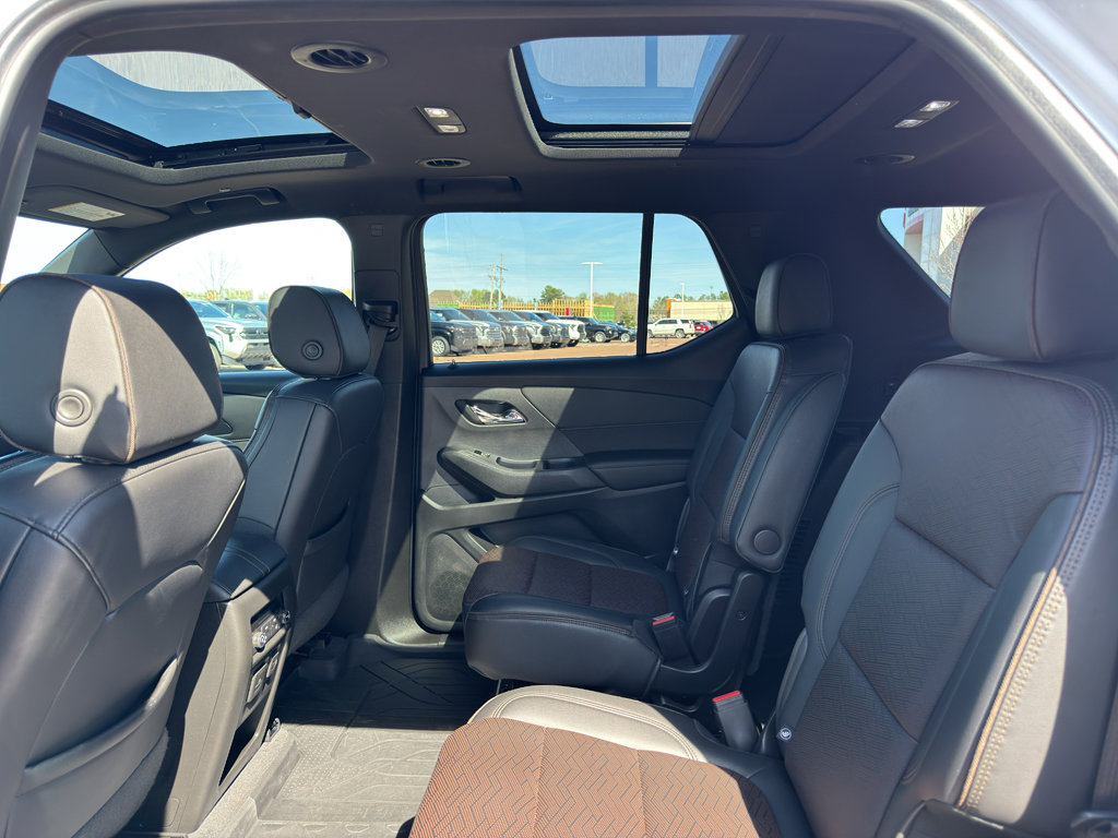 Used 2022 Chevrolet Traverse High Country image 14
