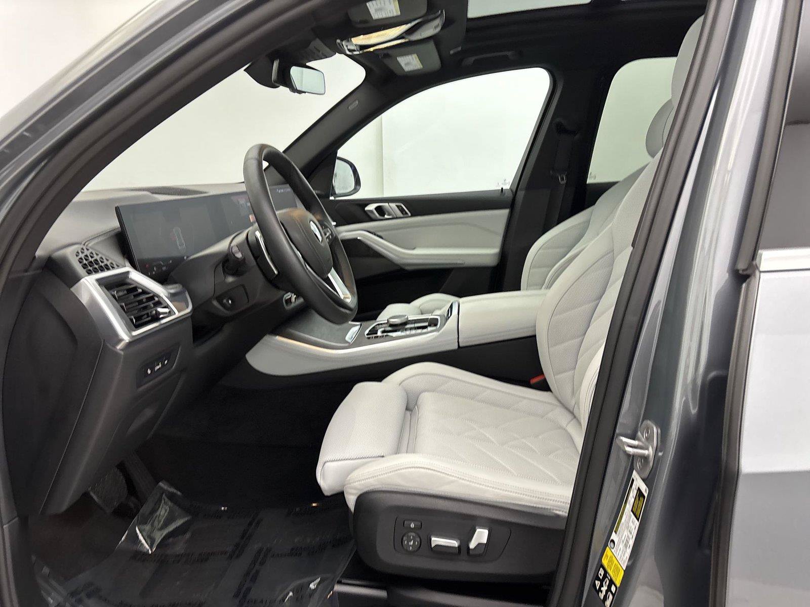 Used 2024 BMW X5 xDrive40i AWD/4WD image 25