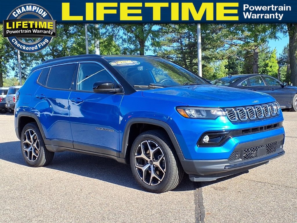 Used 2025 Jeep Compass Limited AWD/4WD image 3