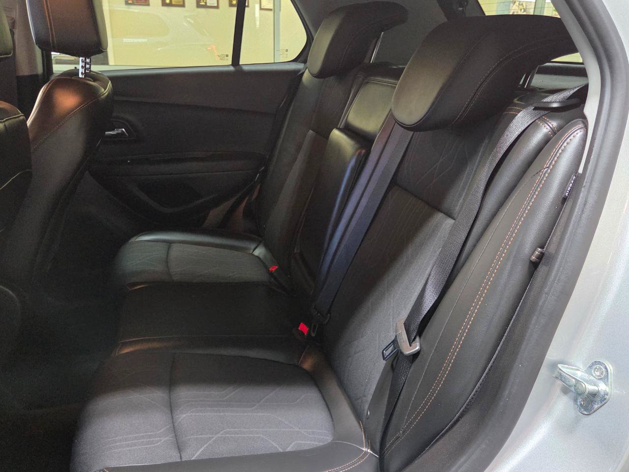 Used 2017 Chevrolet Trax LT w/ LT Convenience Package FWD image 17