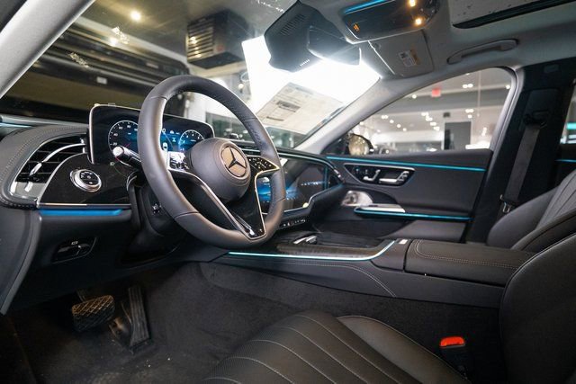 New 2026 Mercedes-Benz E 450 4MATIC Sedan image 4