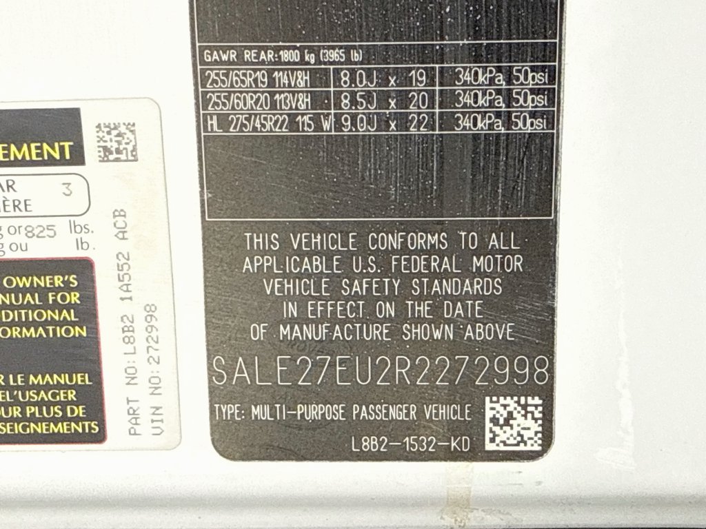 Used 2024 Land Rover Defender 110 X-Dynamic SE AWD/4WD image 28
