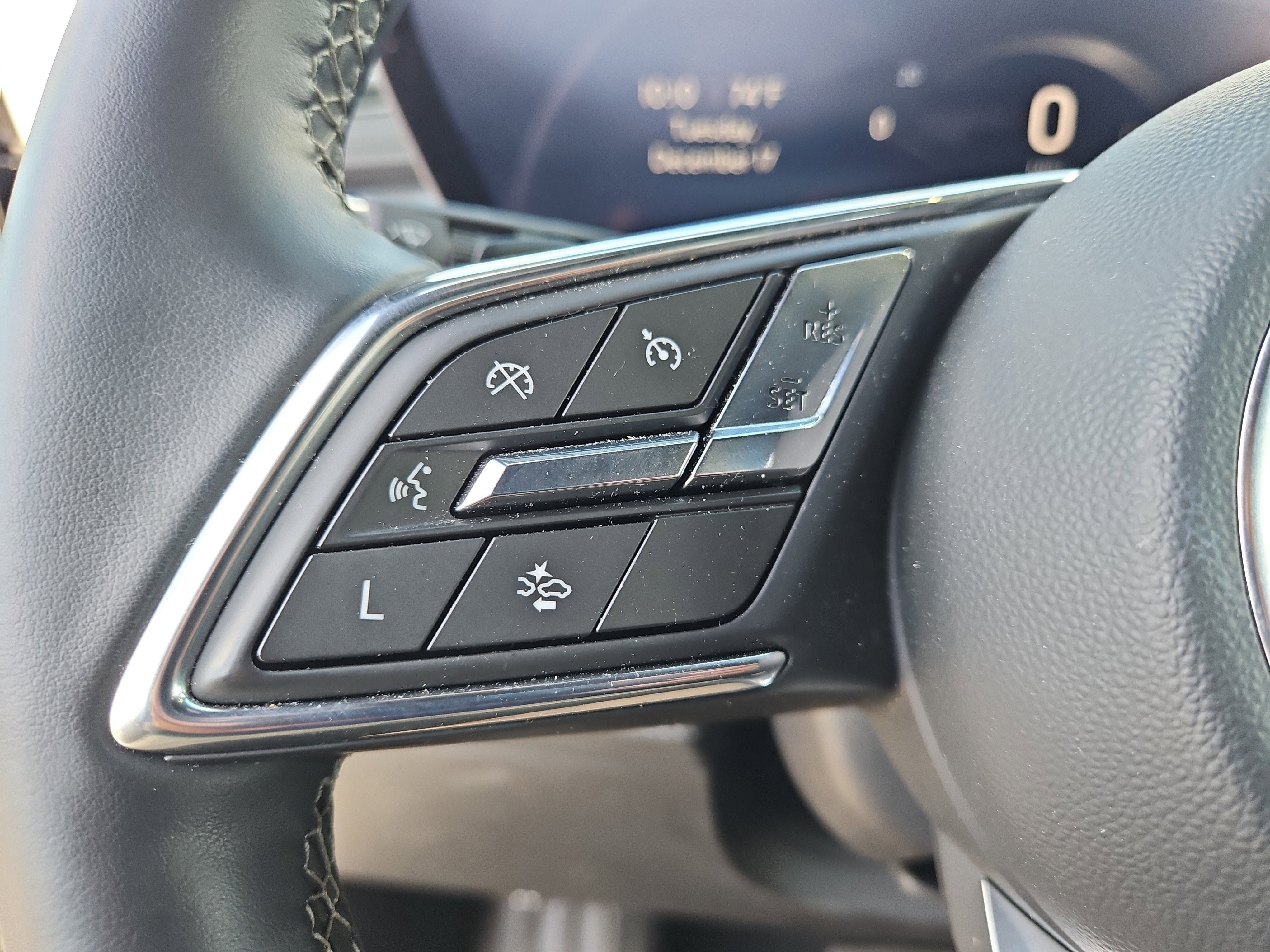 Used 2025 Buick Enclave Preferred FWD image 22