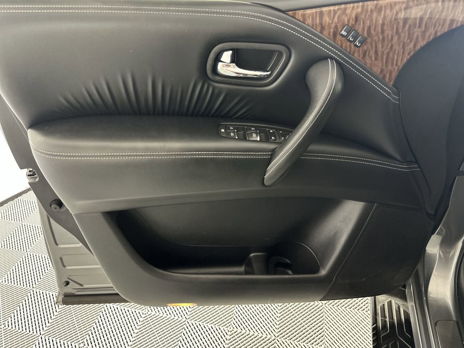 Used 2020 Nissan Armada Platinum w/ Captain's Chairs Package image 29