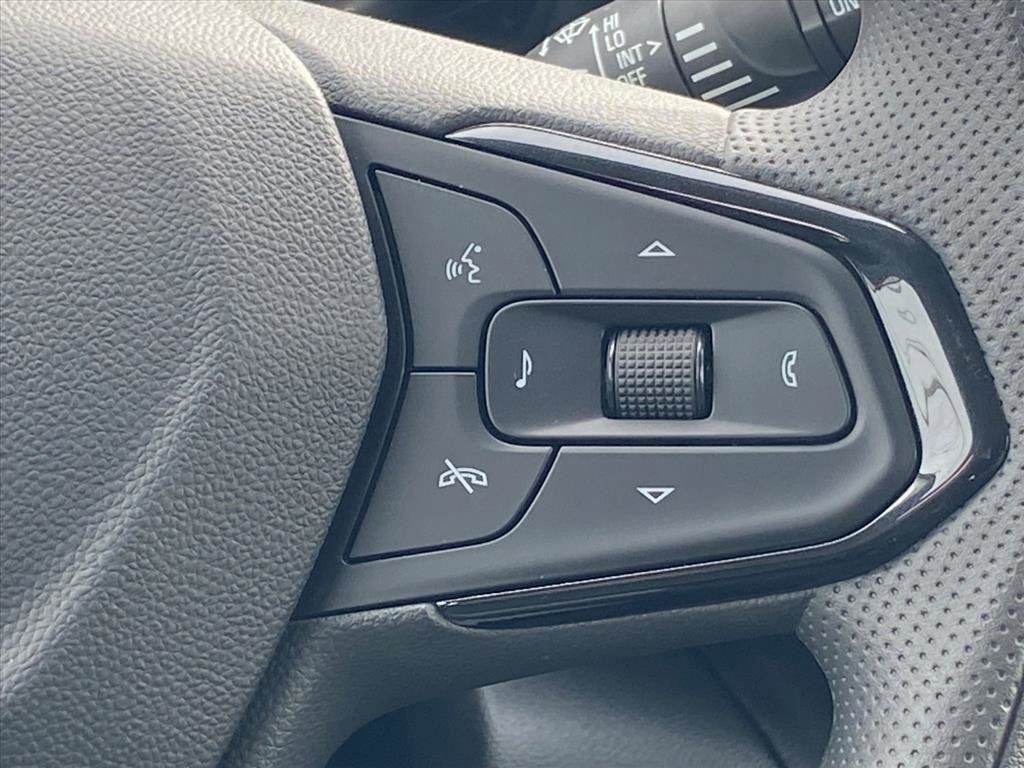 New 2026 Chevrolet Trax LT w/ Sunroof Package image 7