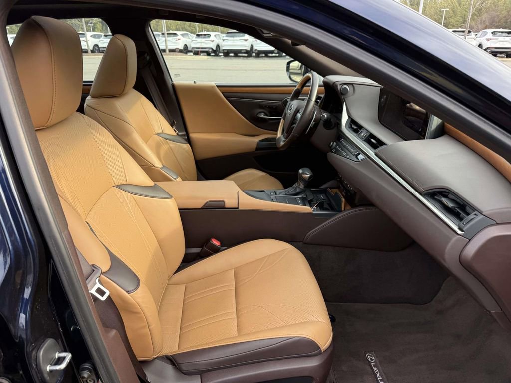 Used 2019 Lexus ES 350 Ultra Luxury w/ Accessory Package 2 image 14