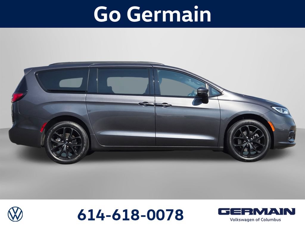 Used 2023 Chrysler Pacifica Touring-L w/ S Appearance Package AWD/4WD image 6