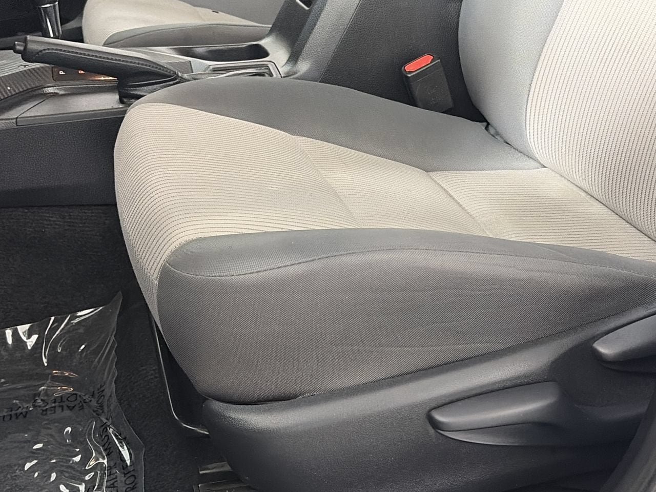 Used 2015 Toyota RAV4 LE FWD image 18